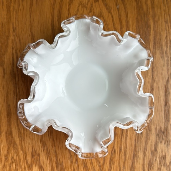 FENTON Milk Glass Silver Crested Ruffled Edge Candy Trinket Dish Duo 6”Dia 2”H - Picture 8 of 12